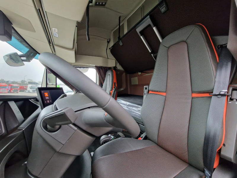 Tractor novo Volvo FH 16 780 Aero Globetrotter XL 4x2 - NEW - Full spec - Retarder - Full air - 2x tank: foto 10 Tractor novo Volvo FH 16 780 Aero Globetrotter XL 4x2 - NEW - Full spec - Retarder - Full air - 2x tank: foto 10