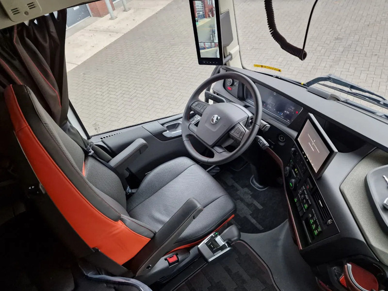 Tractor novo Volvo FH 16 780 Aero Globetrotter XL 4x2 - NEW - Full spec - Retarder - Full air - 2x tank: foto 19 Tractor novo Volvo FH 16 780 Aero Globetrotter XL 4x2 - NEW - Full spec - Retarder - Full air - 2x tank: foto 19