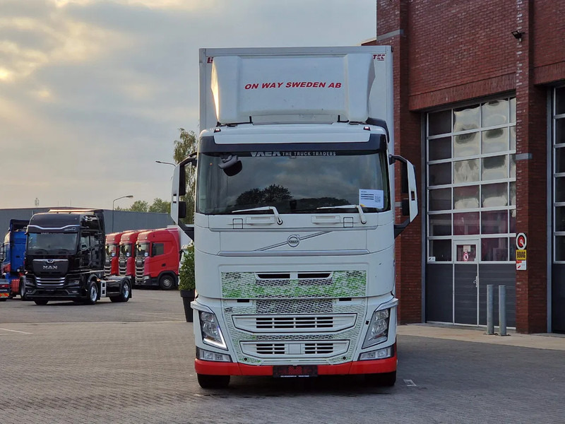 Volvo FH 13.460 lowroof 6x2 - Box with Sidedoors - 480 WB - Full air - Camião furgão: foto 2 Volvo FH 13.460 lowroof 6x2 - Box with Sidedoors - 480 WB - Full air - Camião furgão: foto 2