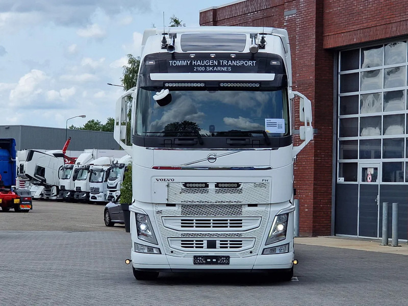 Volvo FH 13.500 Globetrotter XL 6x2 - BDF - Retarder - I parkcool - Full air - 4.90 WB - Camião transportador de contêineres/ Caixa móvel: foto 2 Volvo FH 13.500 Globetrotter XL 6x2 - BDF - Retarder - I parkcool - Full air - 4.90 WB - Camião transportador de contêineres/ Caixa móvel: foto 2