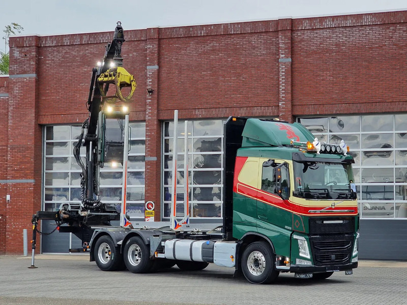 Volvo FH 13.540 6x4 - HIAB / Loglift F125Z 80 Crane - Krane - Grua year 2019 - Camião de transporte de madeira, Camião grua: foto 1 Volvo FH 13.540 6x4 - HIAB / Loglift F125Z 80 Crane - Krane - Grua year 2019 - Camião de transporte de madeira, Camião grua: foto 1