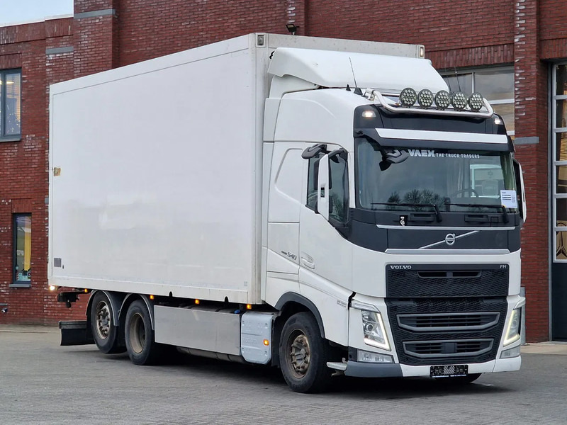 Volvo FH 13.540 Globetrotter 6x2 - Closed box with sidedoors - Full air - Leather - Camião furgão: foto 1 Volvo FH 13.540 Globetrotter 6x2 - Closed box with sidedoors - Full air - Leather - Camião furgão: foto 1