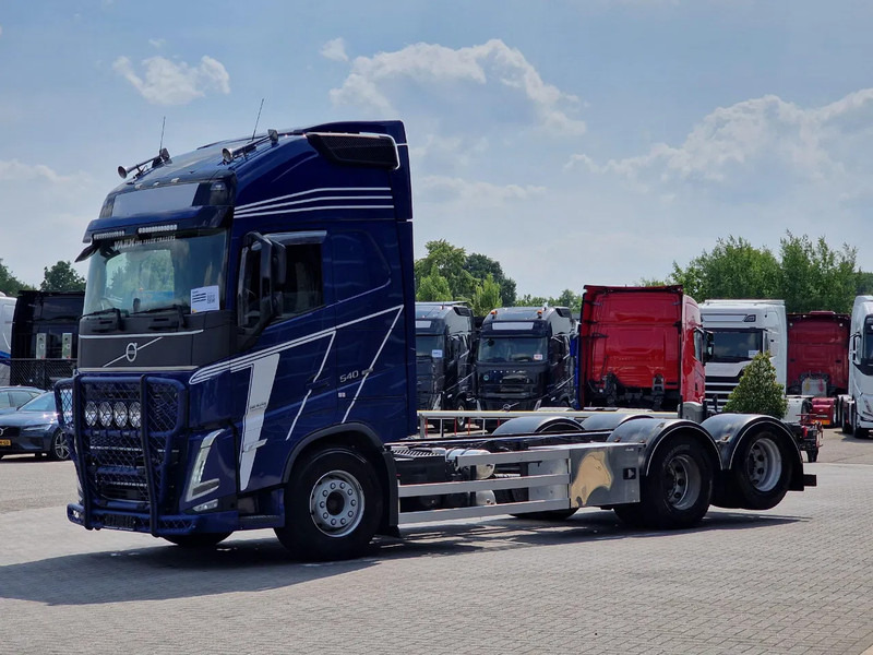 Volvo FH 13.540 Globetrotter XL 6x2 - Retarder - Full air - 4.60 WB - I shift dual clutch - Camião chassi: foto 3 Volvo FH 13.540 Globetrotter XL 6x2 - Retarder - Full air - 4.60 WB - I shift dual clutch - Camião chassi: foto 3