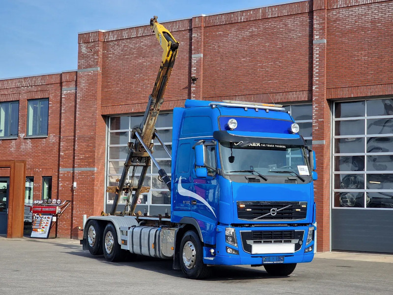 Volvo FH 16.700 Globetrotter 6x2*4 - Palfinger T20 Hook - Retarder - Steering axle - Camião polibenne: foto 1 Volvo FH 16.700 Globetrotter 6x2*4 - Palfinger T20 Hook - Retarder - Steering axle - Camião polibenne: foto 1