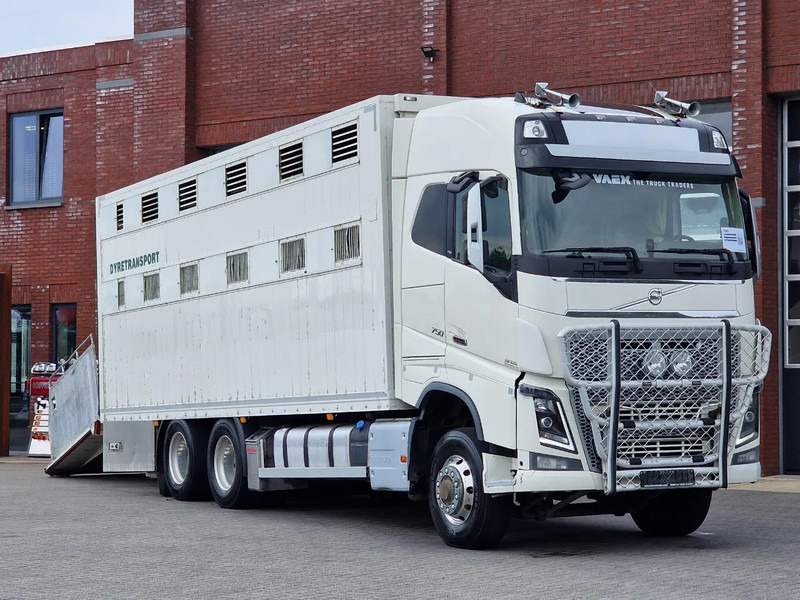 Volvo FH 16.750 6x6/6x4 2 deck livestock - Full air - VEB + - Camião transporte de gado: foto 1 Volvo FH 16.750 6x6/6x4 2 deck livestock - Full air - VEB + - Camião transporte de gado: foto 1