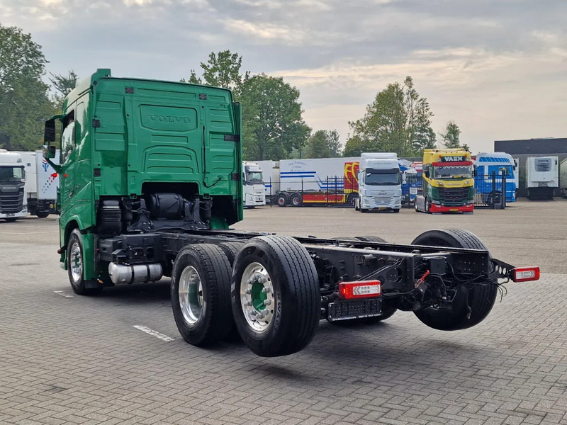 Volvo FH 16.750 Lowroof 6x2*4 - Chassis - 4.30 WB - Steering axle - Retarder - Custom interior - Camião chassi: foto 5 Volvo FH 16.750 Lowroof 6x2*4 - Chassis - 4.30 WB - Steering axle - Retarder - Custom interior - Camião chassi: foto 5