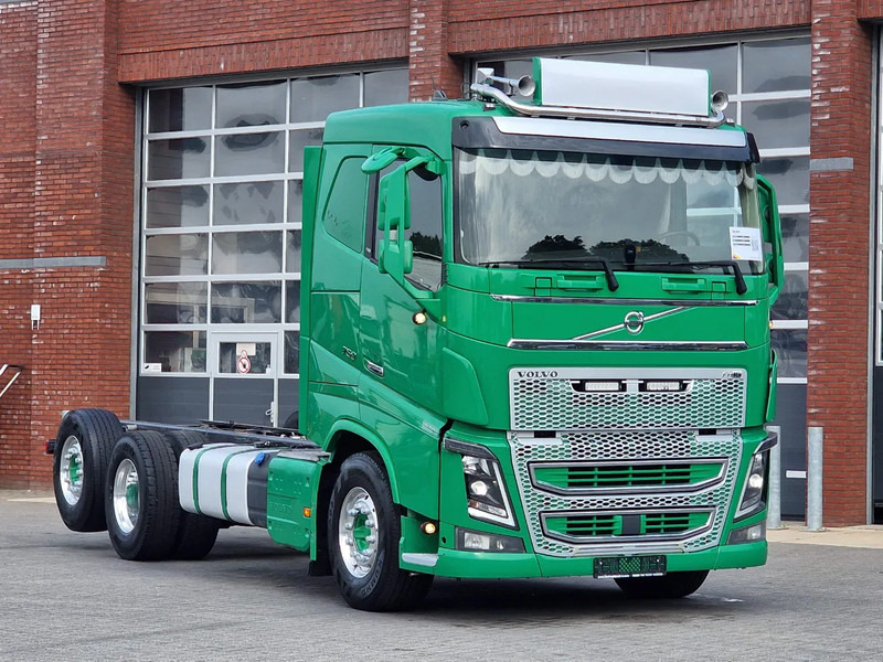 Volvo FH 16.750 Lowroof 6x2*4 - Chassis - 4.30 WB - Steering axle - Retarder - Custom interior - Camião chassi: foto 1 Volvo FH 16.750 Lowroof 6x2*4 - Chassis - 4.30 WB - Steering axle - Retarder - Custom interior - Camião chassi: foto 1