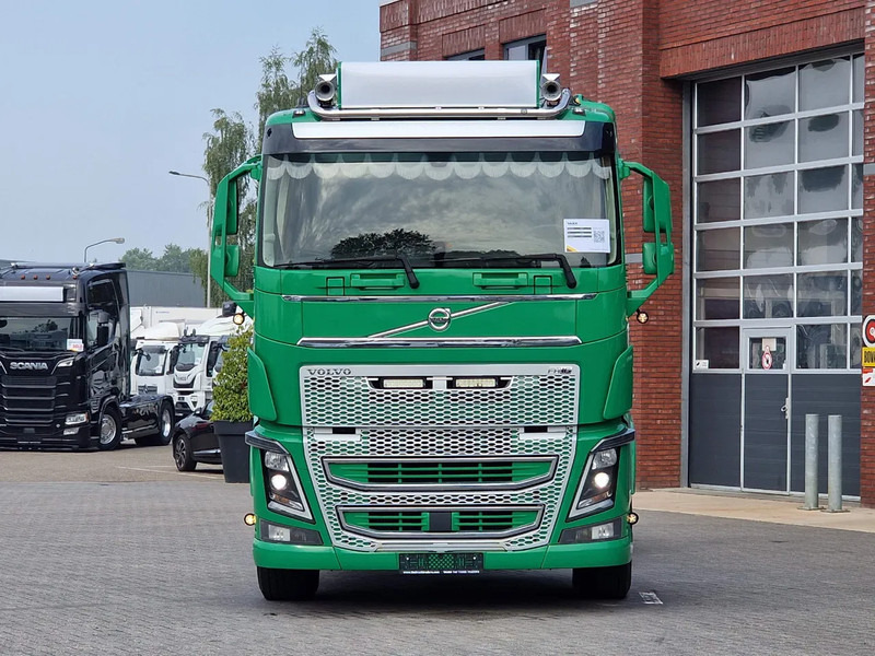 Volvo FH 16.750 Lowroof 6x2*4 - Chassis - 4.30 WB - Steering axle - Retarder - Custom interior - Camião chassi: foto 2 Volvo FH 16.750 Lowroof 6x2*4 - Chassis - 4.30 WB - Steering axle - Retarder - Custom interior - Camião chassi: foto 2