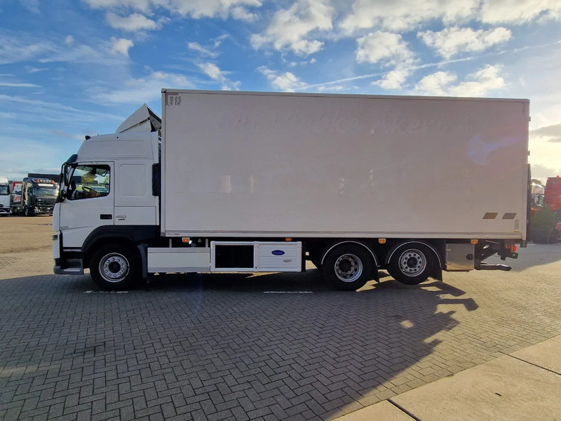 Volvo FM 13.460 Globetrotter 6x2*4 - Frigo Carrier Supra 1150 U MT - Zepro loadlift - Steering axle - Camião isotérmico: foto 4 Volvo FM 13.460 Globetrotter 6x2*4 - Frigo Carrier Supra 1150 U MT - Zepro loadlift - Steering axle - Camião isotérmico: foto 4