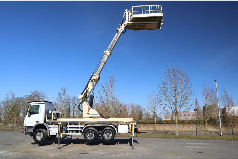 Mercedes-Benz Actros 2636 6X4 | TUNNEL PLATFORM | REMOTE DRIVING - Camião: foto 3 Mercedes-Benz Actros 2636 6X4 | TUNNEL PLATFORM | REMOTE DRIVING - Camião: foto 3