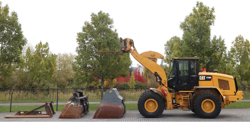 Caterpillar 938 M | 2X BUCKET | JIB | FORKS | BSS | GOOD CONDITION - Pá carregadora de rodas: foto 1 Caterpillar 938 M | 2X BUCKET | JIB | FORKS | BSS | GOOD CONDITION - Pá carregadora de rodas: foto 1