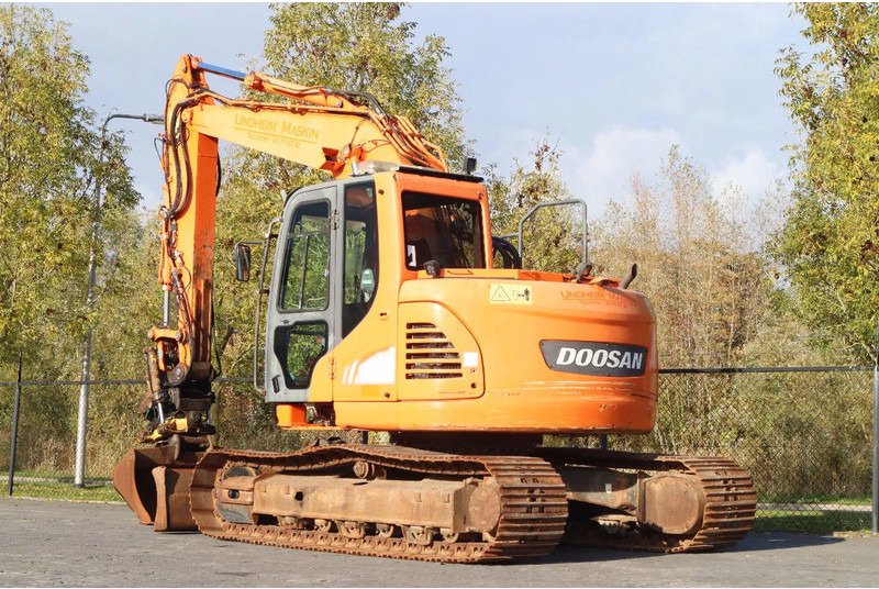 Doosan DX140LCR-3 | DX 140 LCR-3 | TILT ROTATOR | BUCKET | DOZERBLADE - Escavadora de rastos: foto 3 Doosan DX140LCR-3 | DX 140 LCR-3 | TILT ROTATOR | BUCKET | DOZERBLADE - Escavadora de rastos: foto 3
