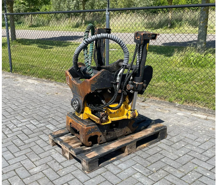 Engcon S70 | TILT ROTATOR | ROTOTILT - Tiltrotator por Máquina de construção: foto 1 Engcon S70 | TILT ROTATOR | ROTOTILT - Tiltrotator por Máquina de construção: foto 1