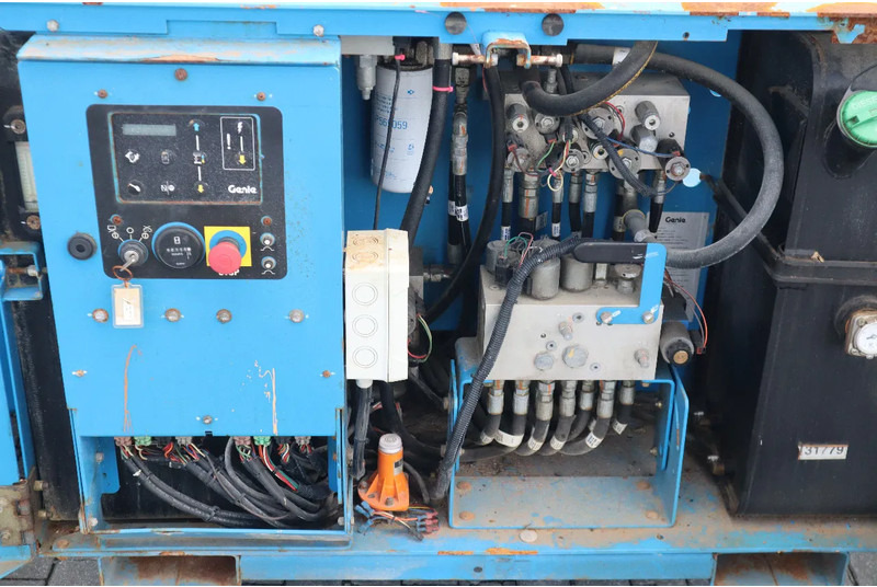 Plataforma de Tijera/ Plataforma de tesoura Genie GS-3369 RT | 12 METER | 454 kg: foto 13