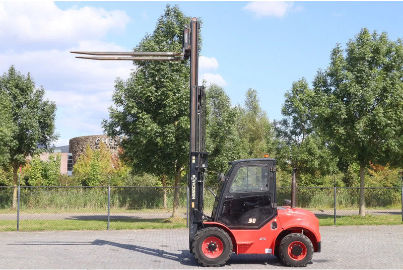 Hangcha CPCD30 - XW43C-RT4 | 4X4 | TRIPLEX | SIDESHIFT | SPREADERS - Empilhador todo-o-terreno: foto 1 Hangcha CPCD30 - XW43C-RT4 | 4X4 | TRIPLEX | SIDESHIFT | SPREADERS - Empilhador todo-o-terreno: foto 1