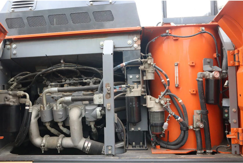 Escavadora de rastos Hitachi ZX300 LC-6 | ROTOTILT | BUCKET | GPS: foto 12