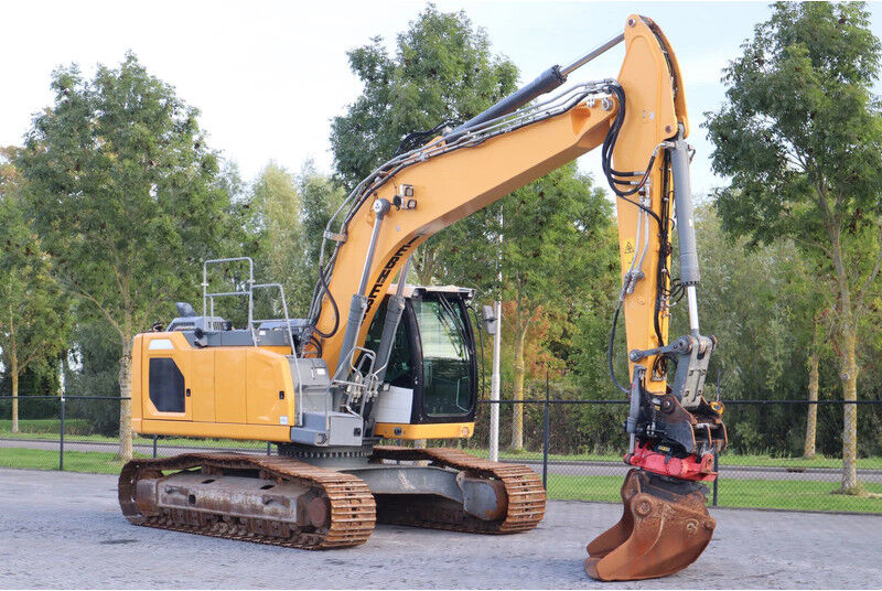 Liebherr R924 WLC | ROTOTILT R8 | BUCKET | - Escavadora de rastos: foto 5 Liebherr R924 WLC | ROTOTILT R8 | BUCKET | - Escavadora de rastos: foto 5