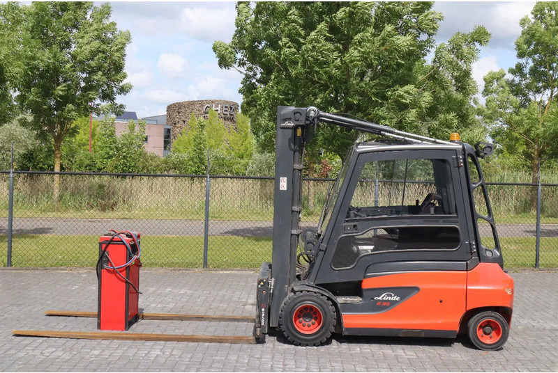 Linde E35 L-01 | DUPLEX | SIDESHIFT | POSITIONERS | LOW HOURS - Empilhadeira elétrica: foto 1 Linde E35 L-01 | DUPLEX | SIDESHIFT | POSITIONERS | LOW HOURS - Empilhadeira elétrica: foto 1