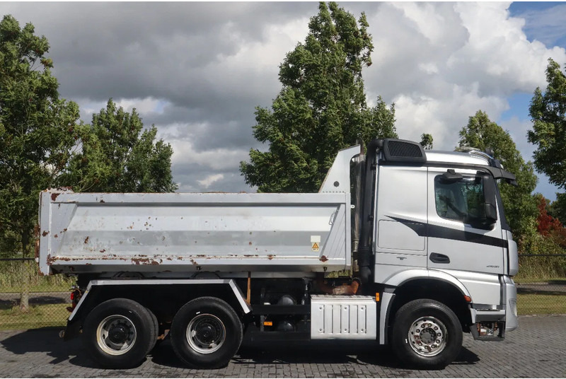Mercedes-Benz Arocs 2651 | 6X4 | RETARDER | BIG AXLES | EURO 6 - Camião basculante: foto 4 Mercedes-Benz Arocs 2651 | 6X4 | RETARDER | BIG AXLES | EURO 6 - Camião basculante: foto 4