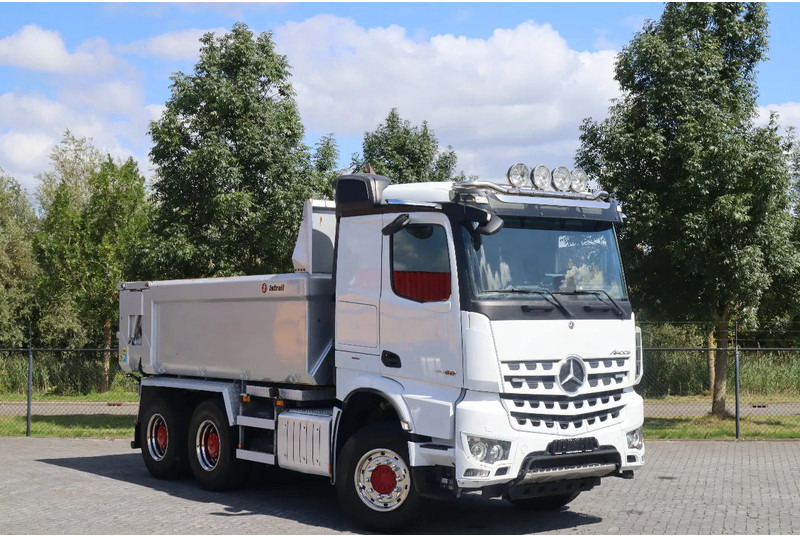 Mercedes-Benz Arocs 2658 | 6X4 | RETARDER | BIG AXLES | LOW KM | EURO 6 - Camião basculante: foto 3 Mercedes-Benz Arocs 2658 | 6X4 | RETARDER | BIG AXLES | LOW KM | EURO 6 - Camião basculante: foto 3