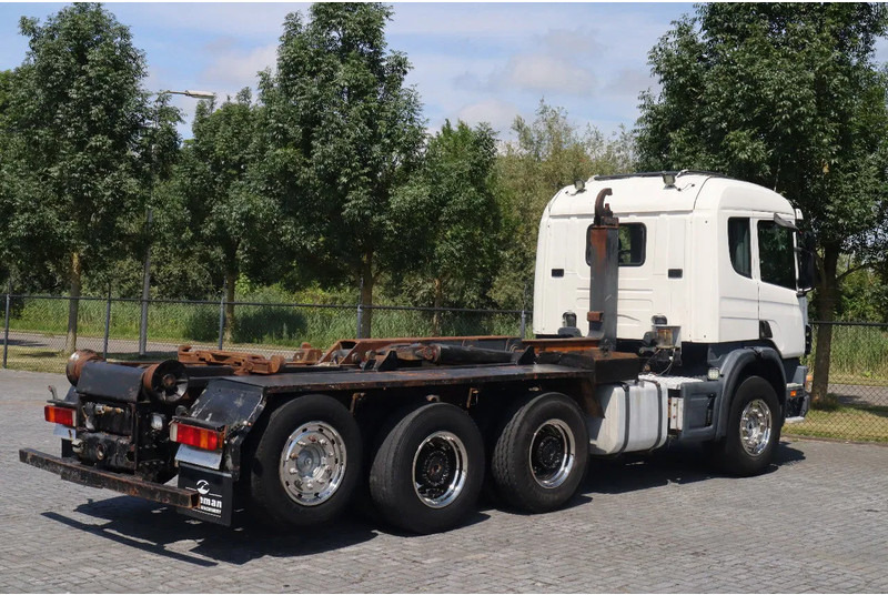 Scania P124-420 | 8X4 | HOOKLIFT | MANUAL | BIG AXLES | EURO 3 - Camião polibenne: foto 5 Scania P124-420 | 8X4 | HOOKLIFT | MANUAL | BIG AXLES | EURO 3 - Camião polibenne: foto 5