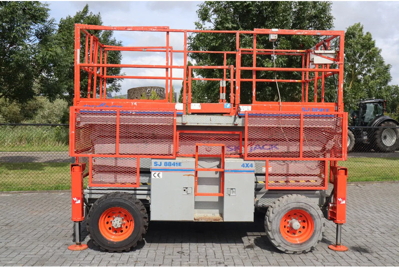 Skyjack SJ8841 E | 14.5 METER | 681 KG - Plataforma de Tijera/ Plataforma de tesoura: foto 4 Skyjack SJ8841 E | 14.5 METER | 681 KG - Plataforma de Tijera/ Plataforma de tesoura: foto 4