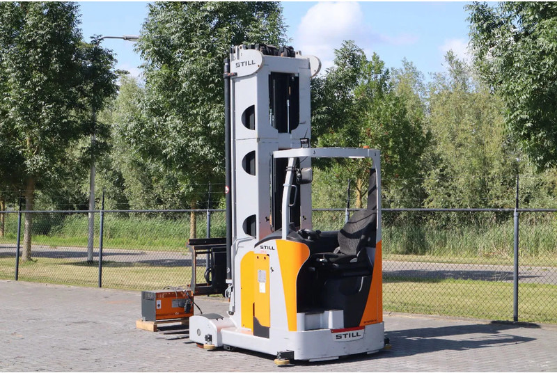 Still GX-X | REACHTRUCK | ROTATING FORKS | 4.5 METER | TRIPLEX - Empilhador retráctil: foto 3 Still GX-X | REACHTRUCK | ROTATING FORKS | 4.5 METER | TRIPLEX - Empilhador retráctil: foto 3