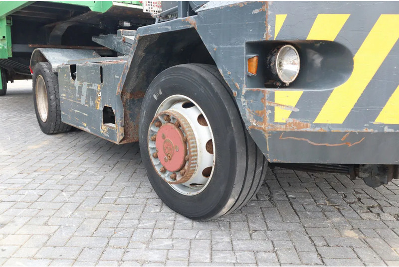 Tractor de terminal Terberg RT 20 4X4 + HEAVY SEMI TRAILER: foto 11