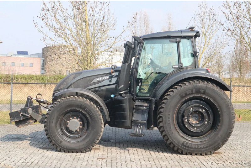 Valtra T234 D UNLIMITED | FRONT PTO | 53 KM/H | FULL OPTION - Trator: foto 2 Valtra T234 D UNLIMITED | FRONT PTO | 53 KM/H | FULL OPTION - Trator: foto 2