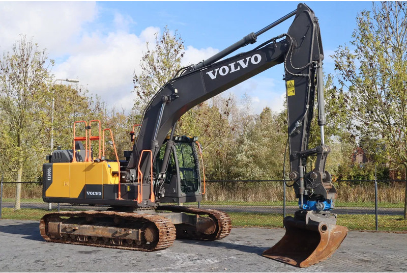 Volvo EC200EL | EC 200 EL | TILT ROTATOR | 3D GPS | BUCKET - Escavadora de rastos: foto 5 Volvo EC200EL | EC 200 EL | TILT ROTATOR | 3D GPS | BUCKET - Escavadora de rastos: foto 5