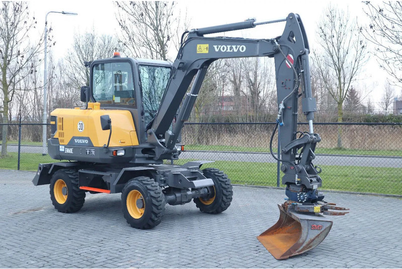 Volvo EW60E | DEMO | 30 KM/H | ROTOTILT + GRIPPER | BUCKET - Escavadeira de rodas: foto 5 Volvo EW60E | DEMO | 30 KM/H | ROTOTILT + GRIPPER | BUCKET - Escavadeira de rodas: foto 5