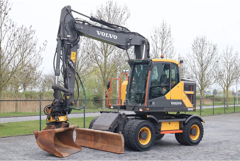 Volvo EWR 150 E | ROTOTILT | BUCKET | TRAILER HYDR - Escavadeira de rodas: foto 2 Volvo EWR 150 E | ROTOTILT | BUCKET | TRAILER HYDR - Escavadeira de rodas: foto 2
