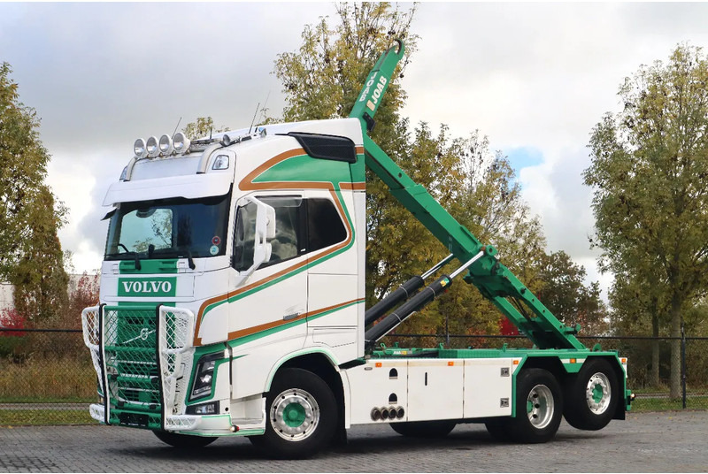 Volvo FH 16.750 | 6X2*4 | RETARDER | STEERING AXLE | JOAB HOOK | EURO 6 - Camião polibenne: foto 1 Volvo FH 16.750 | 6X2*4 | RETARDER | STEERING AXLE | JOAB HOOK | EURO 6 - Camião polibenne: foto 1