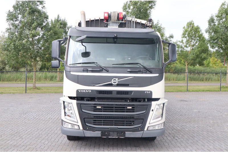 Volvo FM 330 | 6X2 | NORBA RL300 | WINCH | GARBAGE | EURO 6 - Caminhão de lixo: foto 2 Volvo FM 330 | 6X2 | NORBA RL300 | WINCH | GARBAGE | EURO 6 - Caminhão de lixo: foto 2