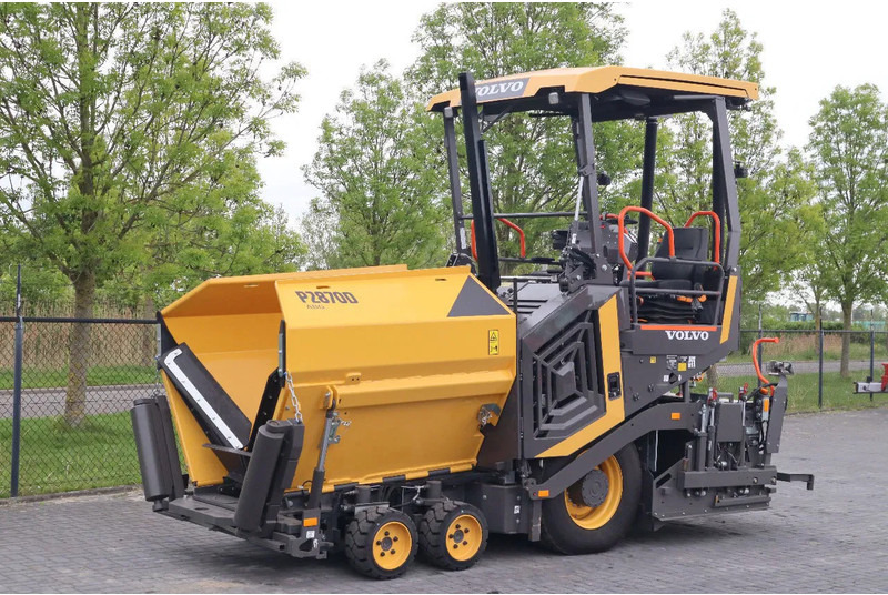 Volvo P2870 D ABG | ASPHALT PAVER | NEW / UNUSED | BOMAG BF300 - Máquina de asfalto: foto 2 Volvo P2870 D ABG | ASPHALT PAVER | NEW / UNUSED | BOMAG BF300 - Máquina de asfalto: foto 2