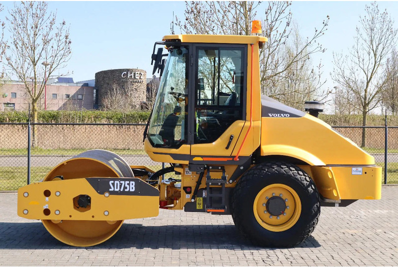 Compactador de asfalto Volvo SD75B | SD 75 B | NEW / UNUSED | 1 YEAR WARRANTY: foto 1
