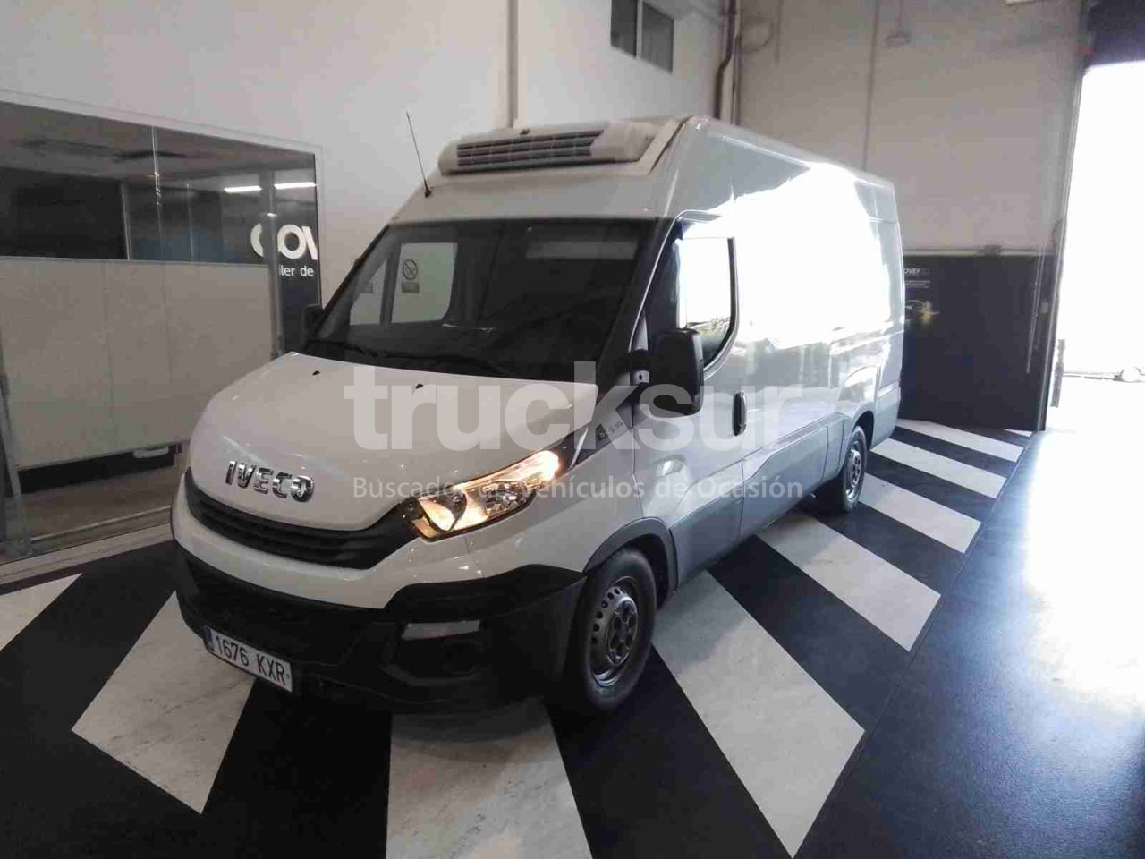 IVECO 35S14 FRC-X - Carrinha de contentor: foto 2 IVECO 35S14 FRC-X - Carrinha de contentor: foto 2