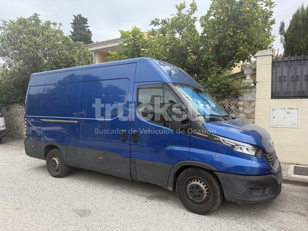 IVECO DAILY 35S16 - Carrinha de contentor: foto 1 IVECO DAILY 35S16 - Carrinha de contentor: foto 1