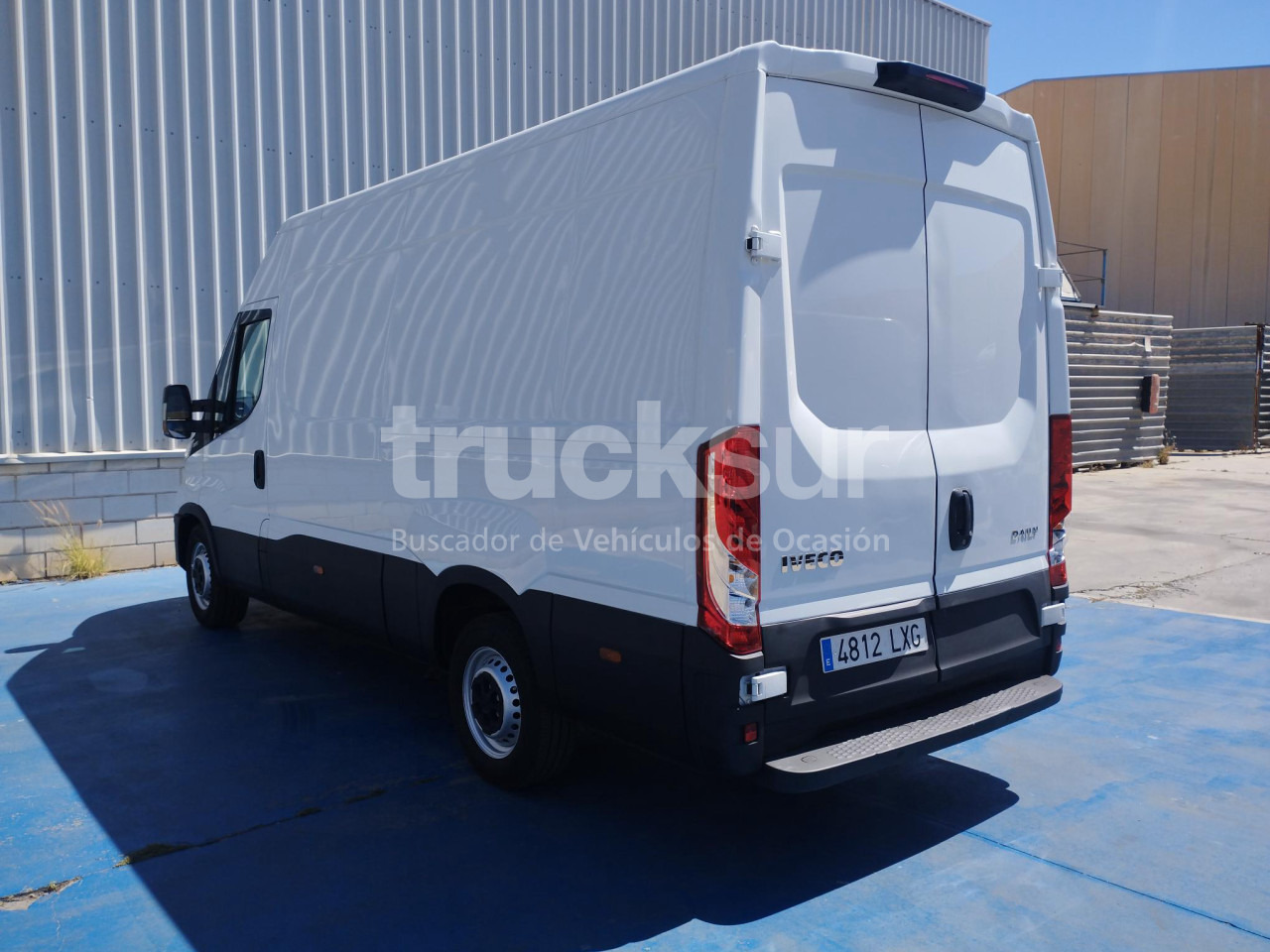 IVECO DAILY 35S16 F 12M3 - Carrinha de contentor: foto 3 IVECO DAILY 35S16 F 12M3 - Carrinha de contentor: foto 3