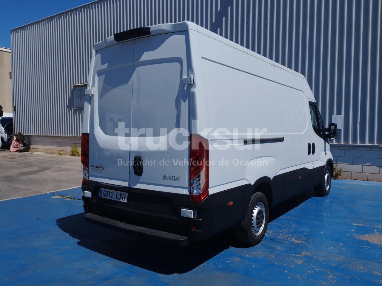 IVECO DAILY 35S16 F 12M3 - Carrinha de contentor: foto 4 IVECO DAILY 35S16 F 12M3 - Carrinha de contentor: foto 4