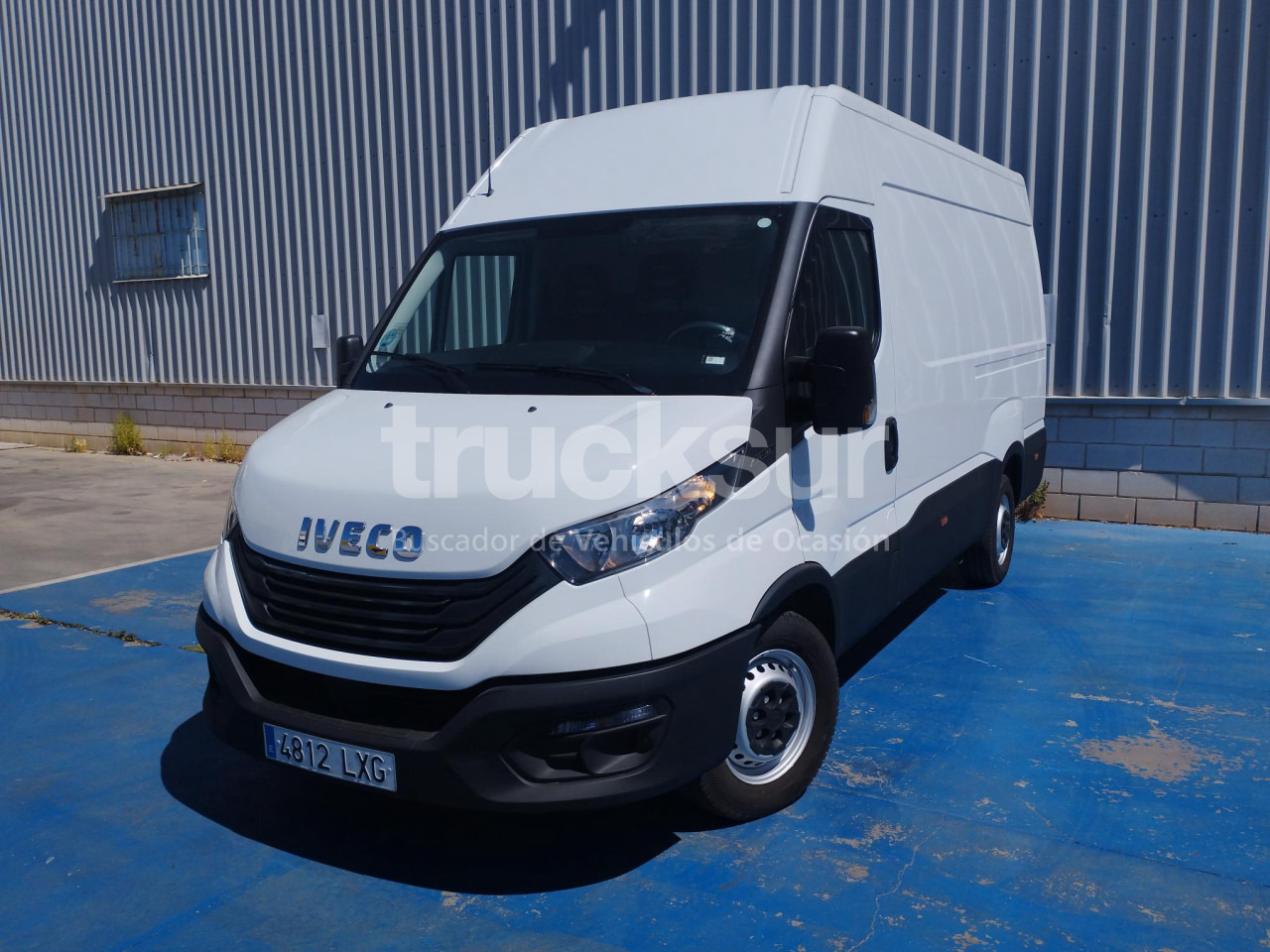 IVECO DAILY 35S16 F 12M3 - Carrinha de contentor: foto 1 IVECO DAILY 35S16 F 12M3 - Carrinha de contentor: foto 1