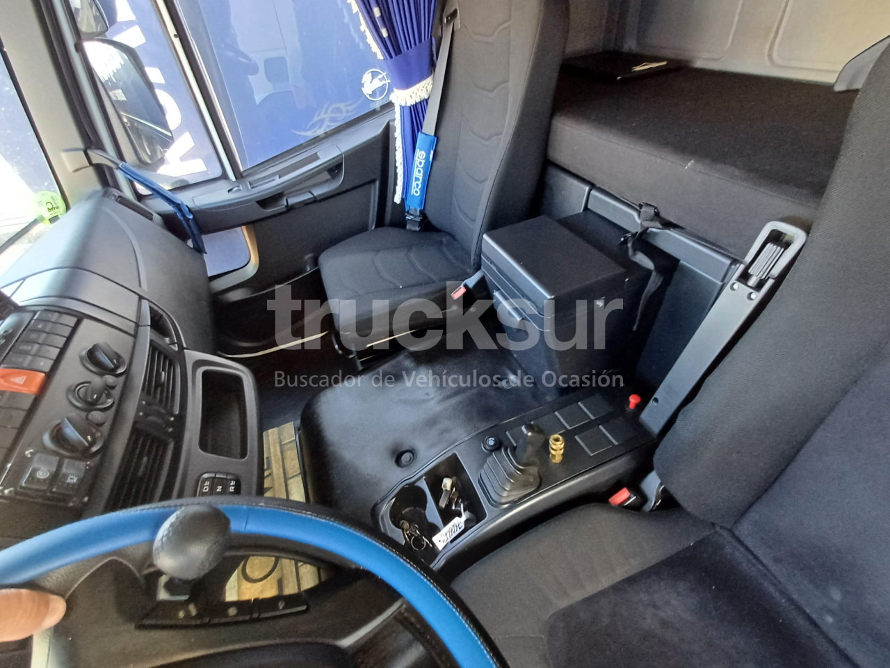 Fotografia de interior 1: Camião frigorífico IVECO EUROCARGO ML 180E32/FP Fotografia de interior 1: Camião frigorífico IVECO EUROCARGO ML 180E32/FP