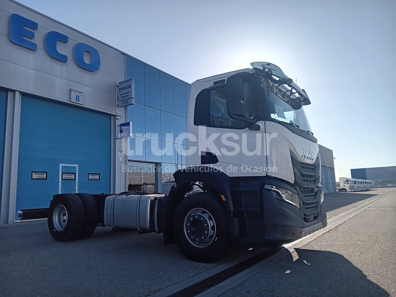 IVECO X-WAY 420 - Camião chassi: foto 2 IVECO X-WAY 420 - Camião chassi: foto 2
