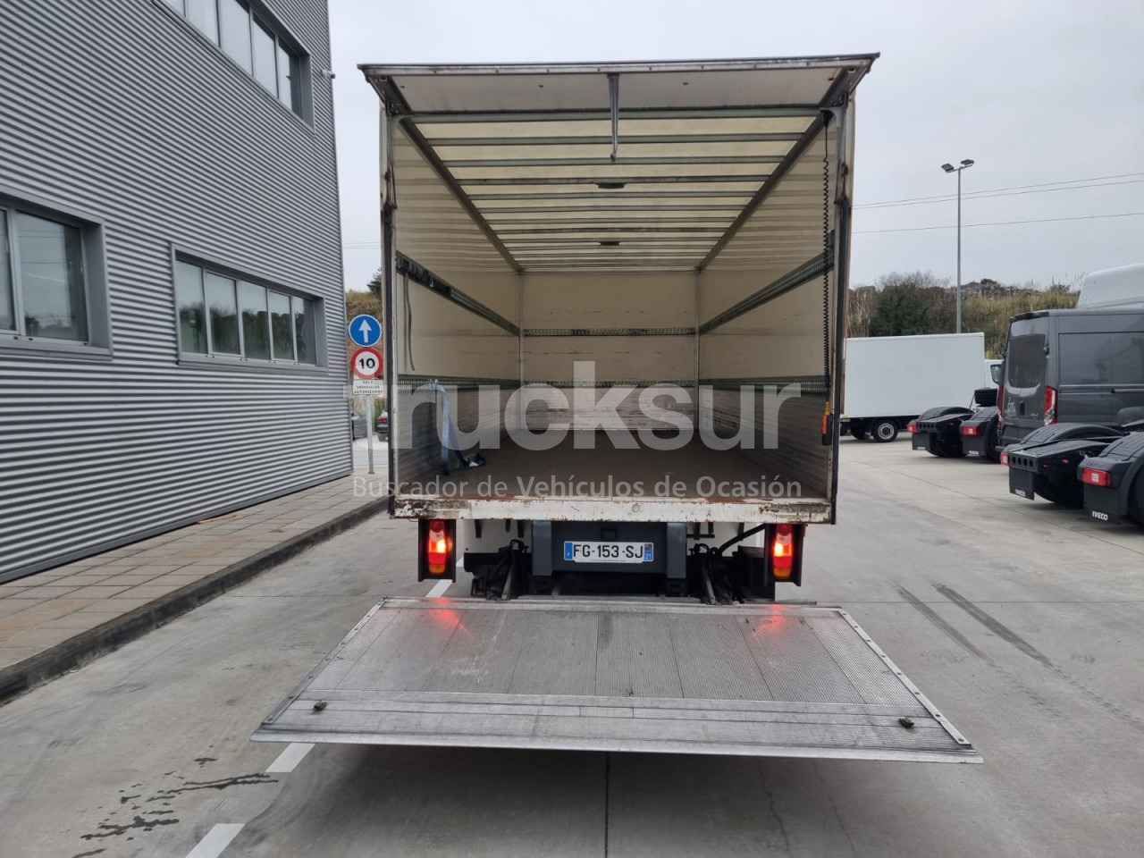 Camião furgão RENAULT D14.240: foto 6