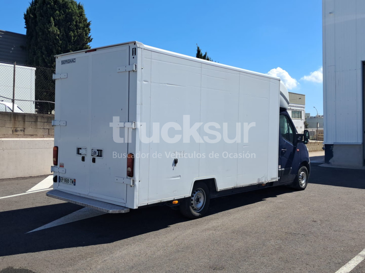 RENAULT MASTER 130.35 - Carrinha de contentor: foto 4 RENAULT MASTER 130.35 - Carrinha de contentor: foto 4