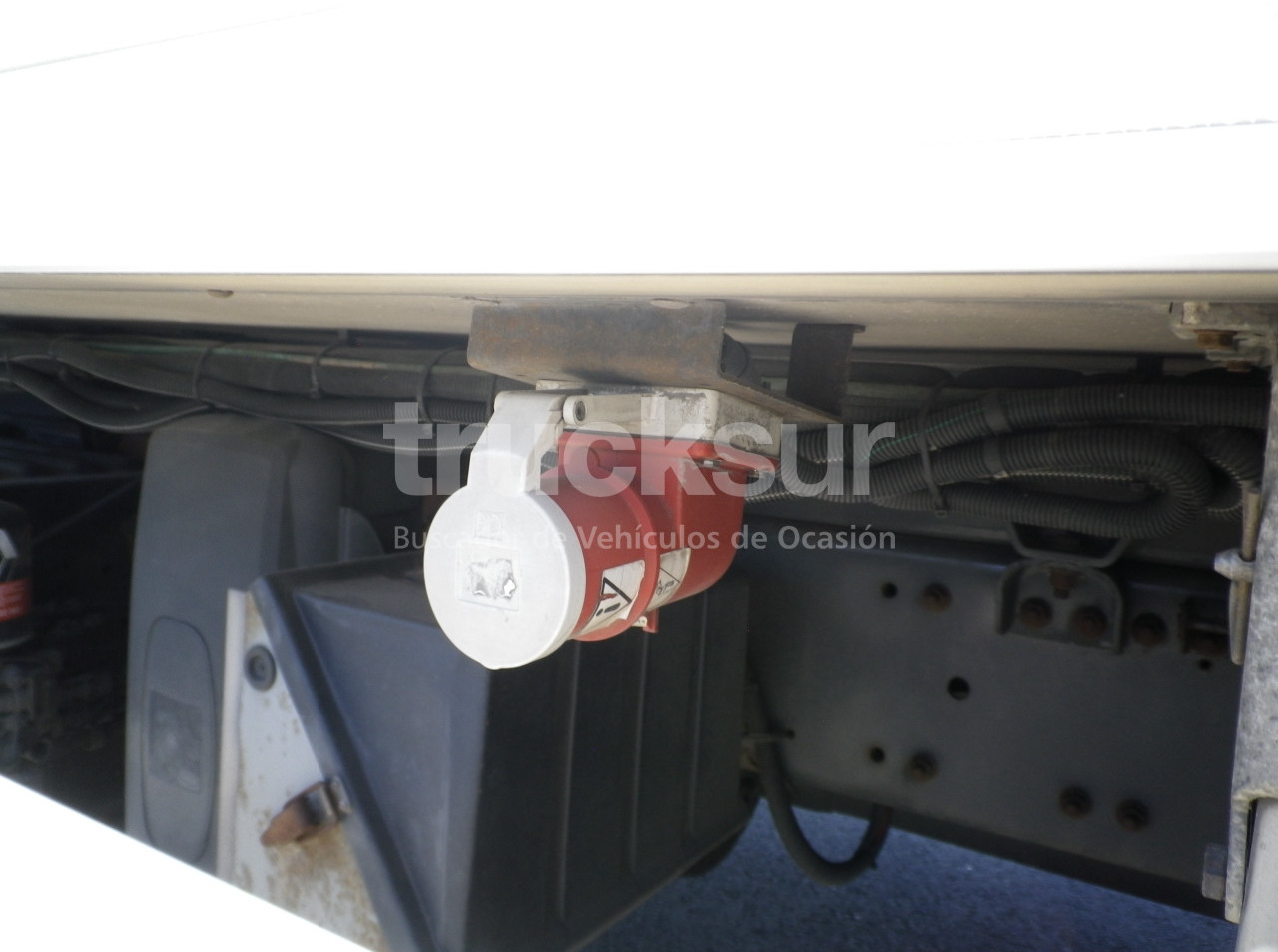 Camião frigorífico RENAULT PREMIUM 270.18: foto 10