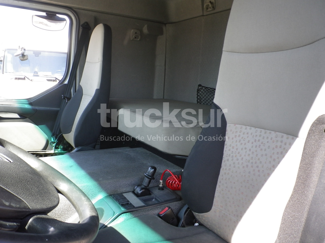 Camião frigorífico RENAULT PREMIUM 270.18: foto 13