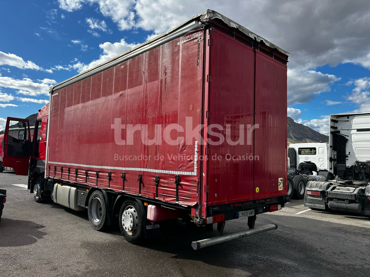 RENAULT T480 HIGH SLEEPER CAB 6X2*4 ejes 6x2*4 - Camião de lona: foto 4 RENAULT T480 HIGH SLEEPER CAB 6X2*4 ejes 6x2*4 - Camião de lona: foto 4
