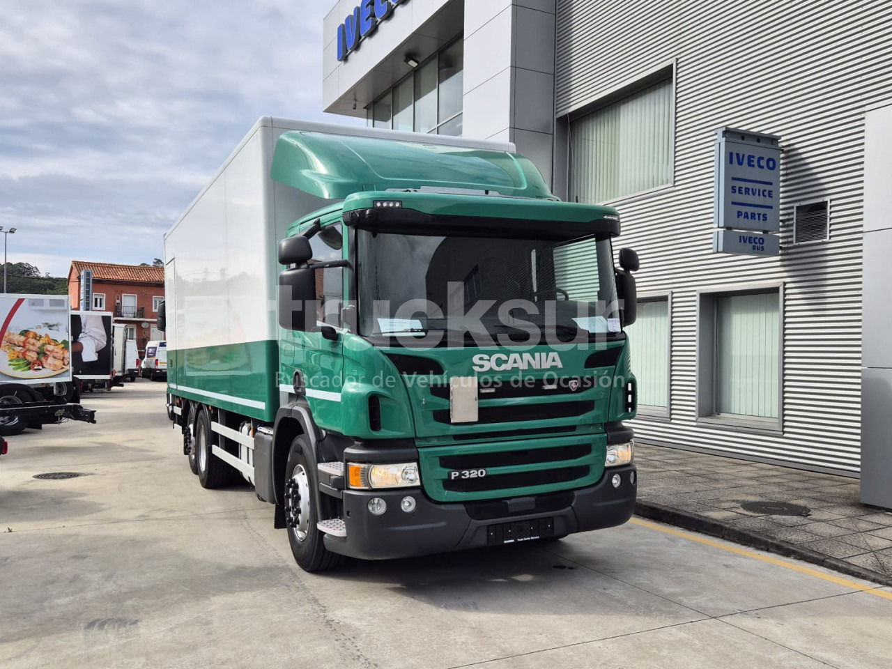 SCANIA P320.26 ejes 6x2*4 - Camião furgão: foto 3 SCANIA P320.26 ejes 6x2*4 - Camião furgão: foto 3