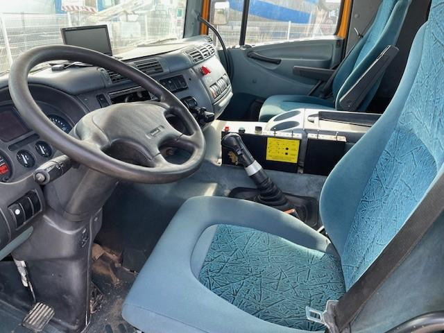 Fotografia de interior 1: Camião polibenne DAF CF85 340